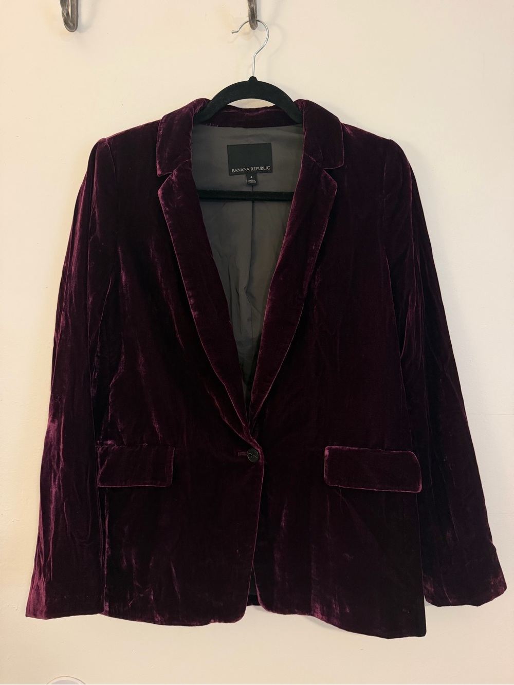 Banana Republic Velvet Blazer in Deep Wine